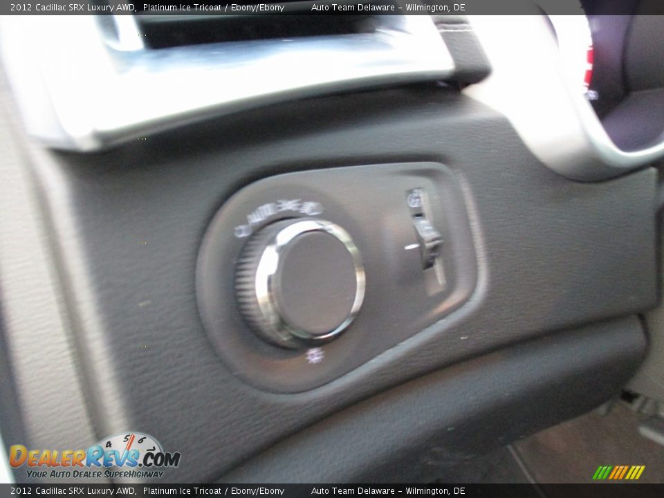 2012 Cadillac SRX Luxury AWD Platinum Ice Tricoat / Ebony/Ebony Photo #35