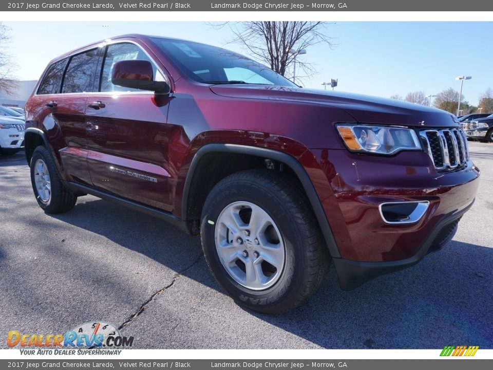 2017 Jeep Grand Cherokee Laredo Velvet Red Pearl / Black Photo #4