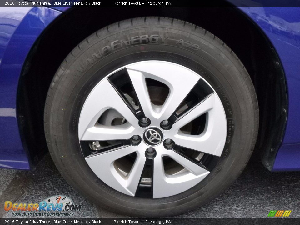 2016 Toyota Prius Three Blue Crush Metallic / Black Photo #17