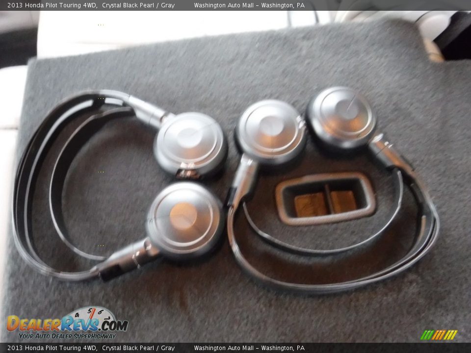 2013 Honda Pilot Touring 4WD Crystal Black Pearl / Gray Photo #12