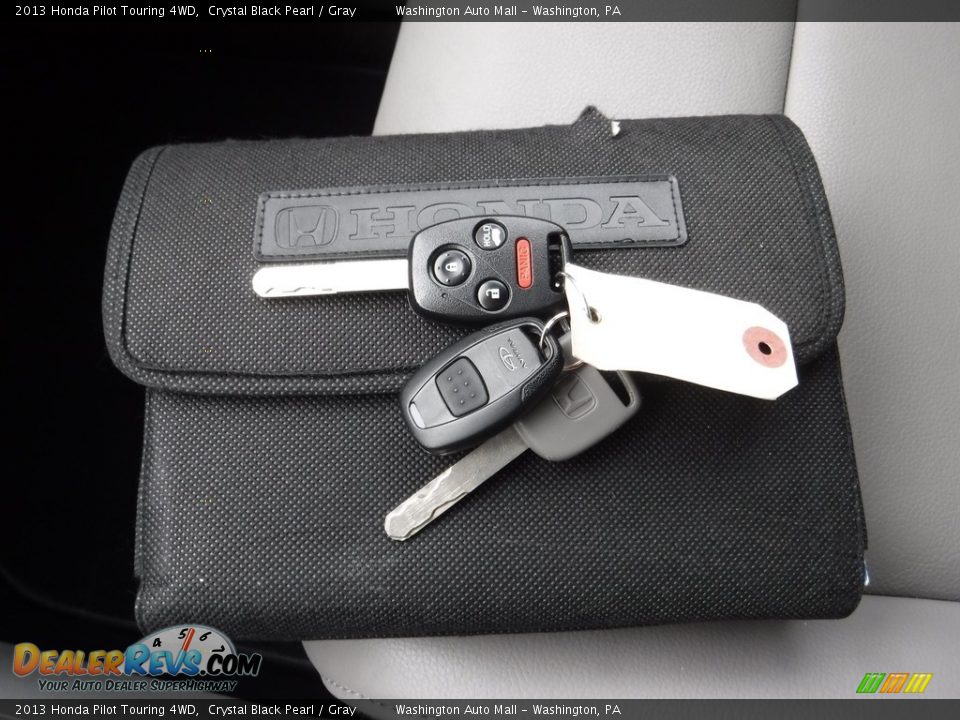 2013 Honda Pilot Touring 4WD Crystal Black Pearl / Gray Photo #28