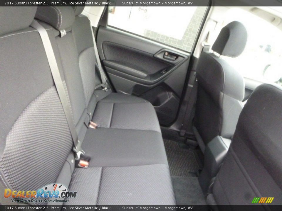 2017 Subaru Forester 2.5i Premium Ice Silver Metallic / Black Photo #5