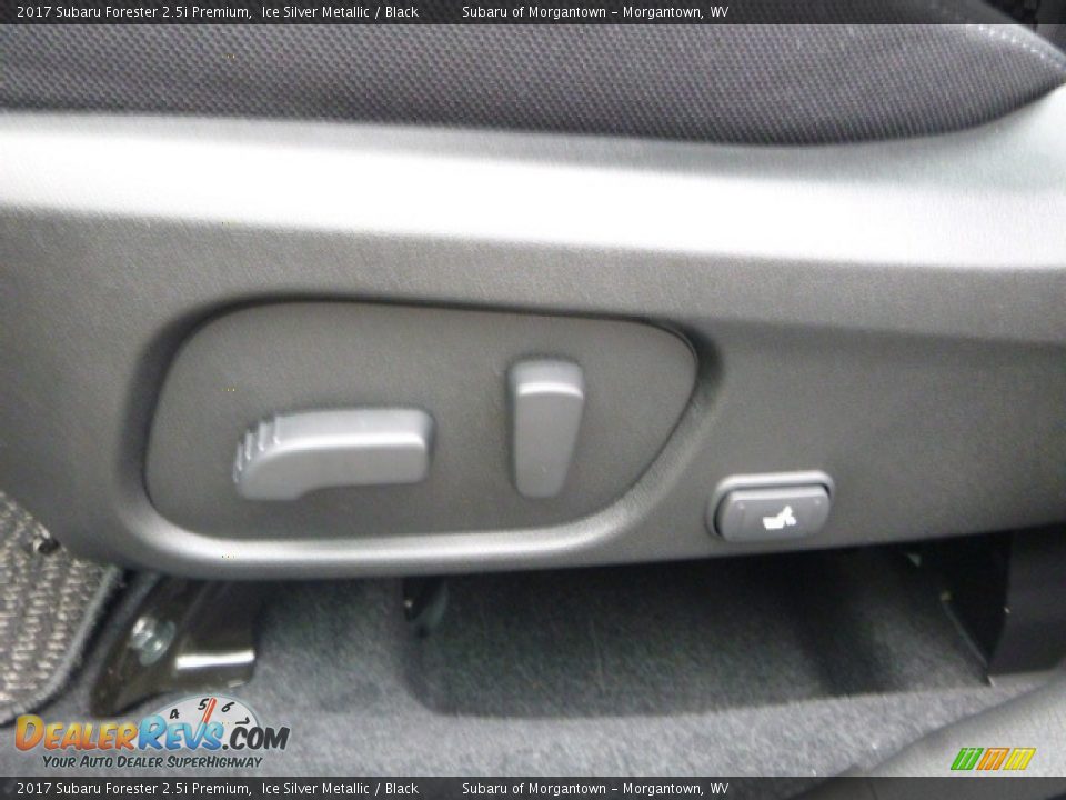 2017 Subaru Forester 2.5i Premium Ice Silver Metallic / Black Photo #15
