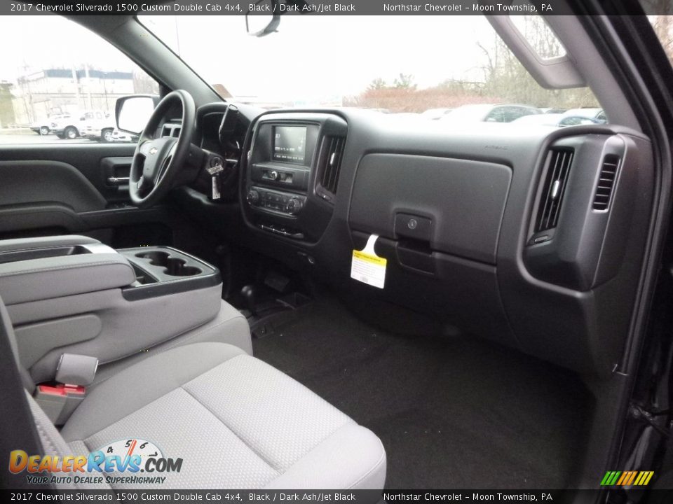 2017 Chevrolet Silverado 1500 Custom Double Cab 4x4 Black / Dark Ash/Jet Black Photo #5