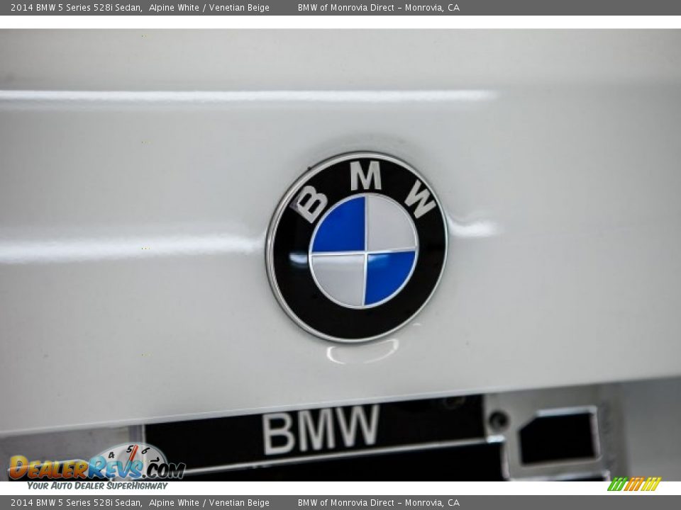 2014 BMW 5 Series 528i Sedan Alpine White / Venetian Beige Photo #24