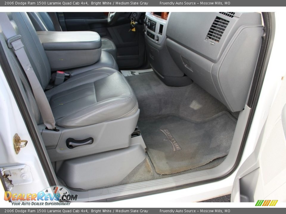 2006 Dodge Ram 1500 Laramie Quad Cab 4x4 Bright White / Medium Slate Gray Photo #9