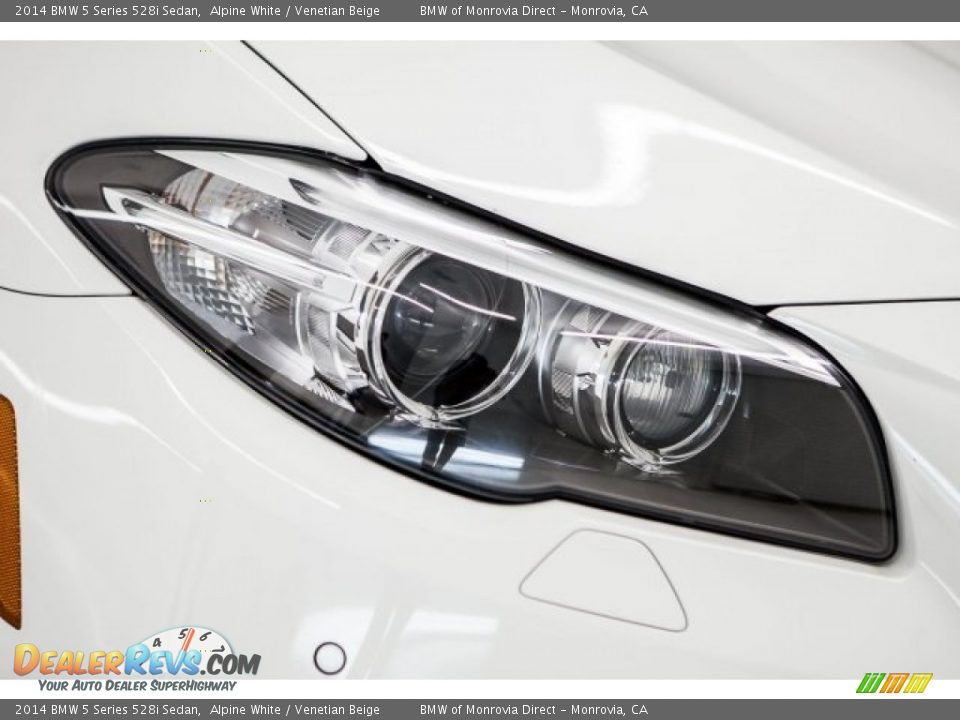 2014 BMW 5 Series 528i Sedan Alpine White / Venetian Beige Photo #29
