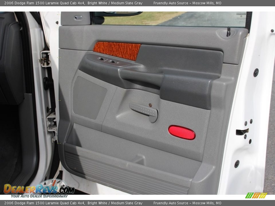 2006 Dodge Ram 1500 Laramie Quad Cab 4x4 Bright White / Medium Slate Gray Photo #20