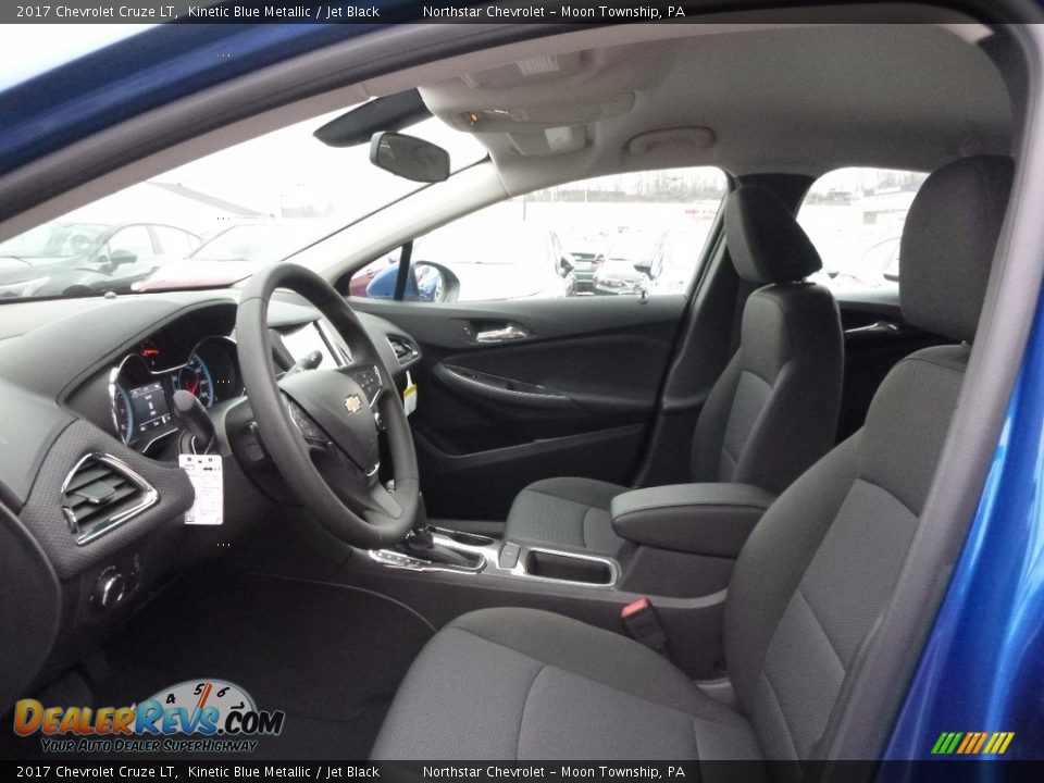 Front Seat of 2017 Chevrolet Cruze LT Photo #11