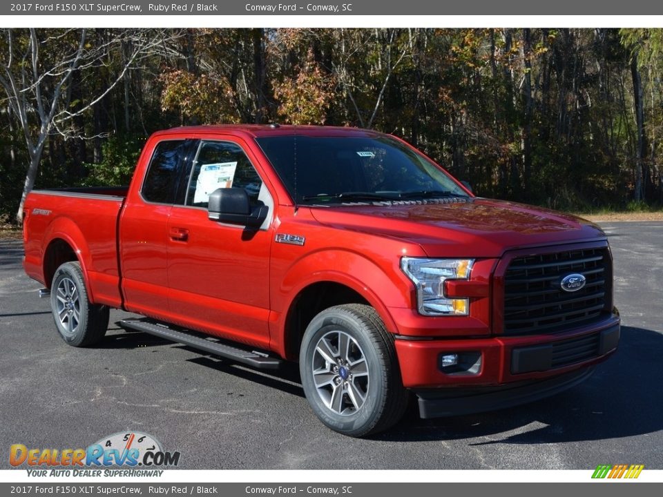Front 3/4 View of 2017 Ford F150 XLT SuperCrew Photo #1