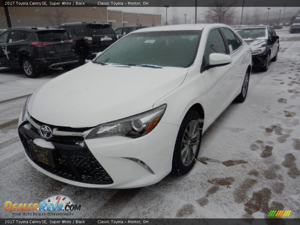 2017 Toyota Camry SE Super White / Black Photo #1