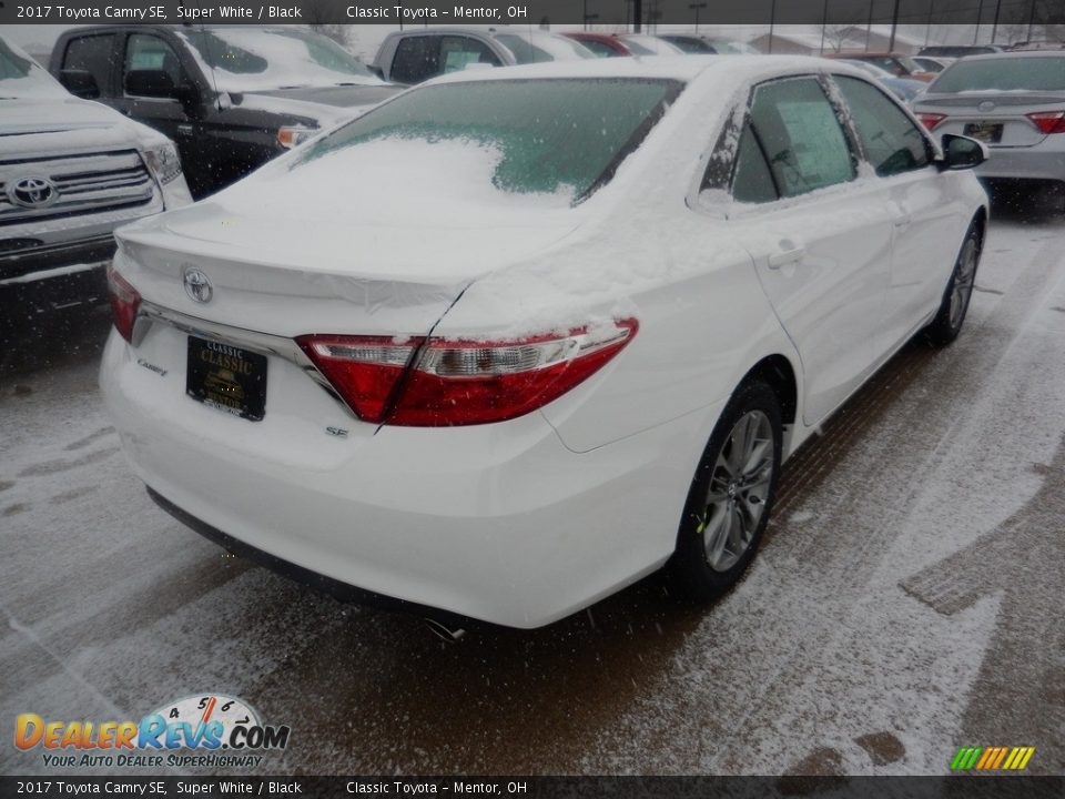 2017 Toyota Camry SE Super White / Black Photo #2