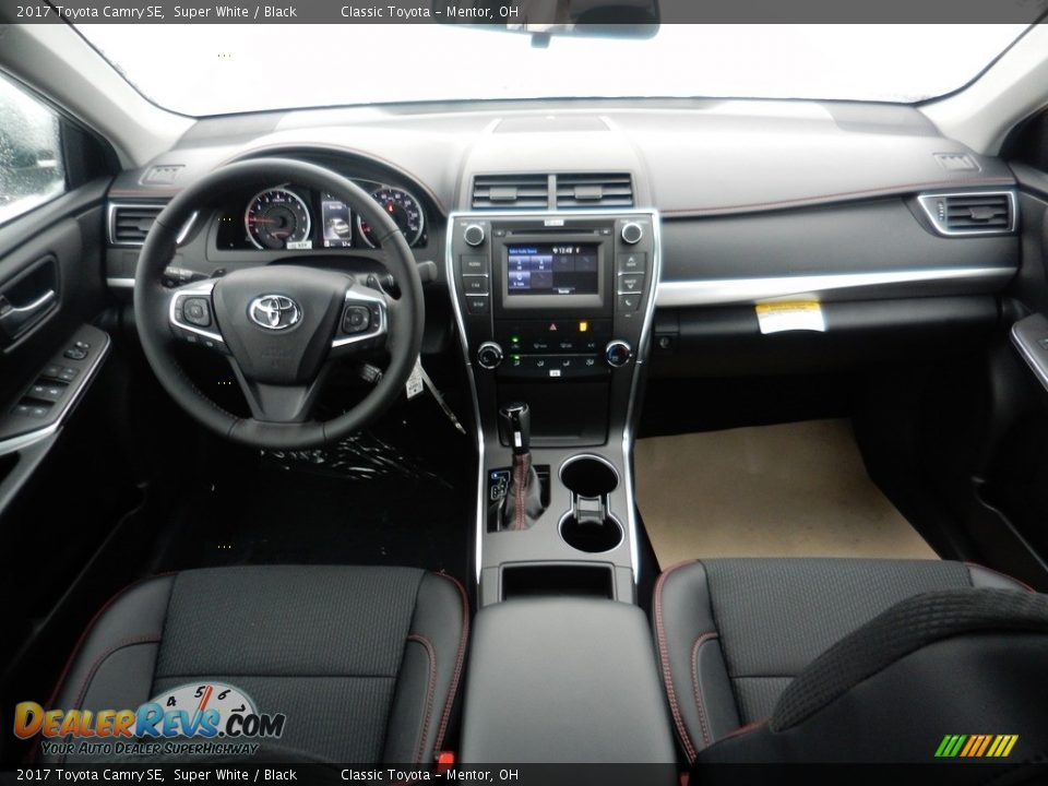 2017 Toyota Camry SE Super White / Black Photo #4