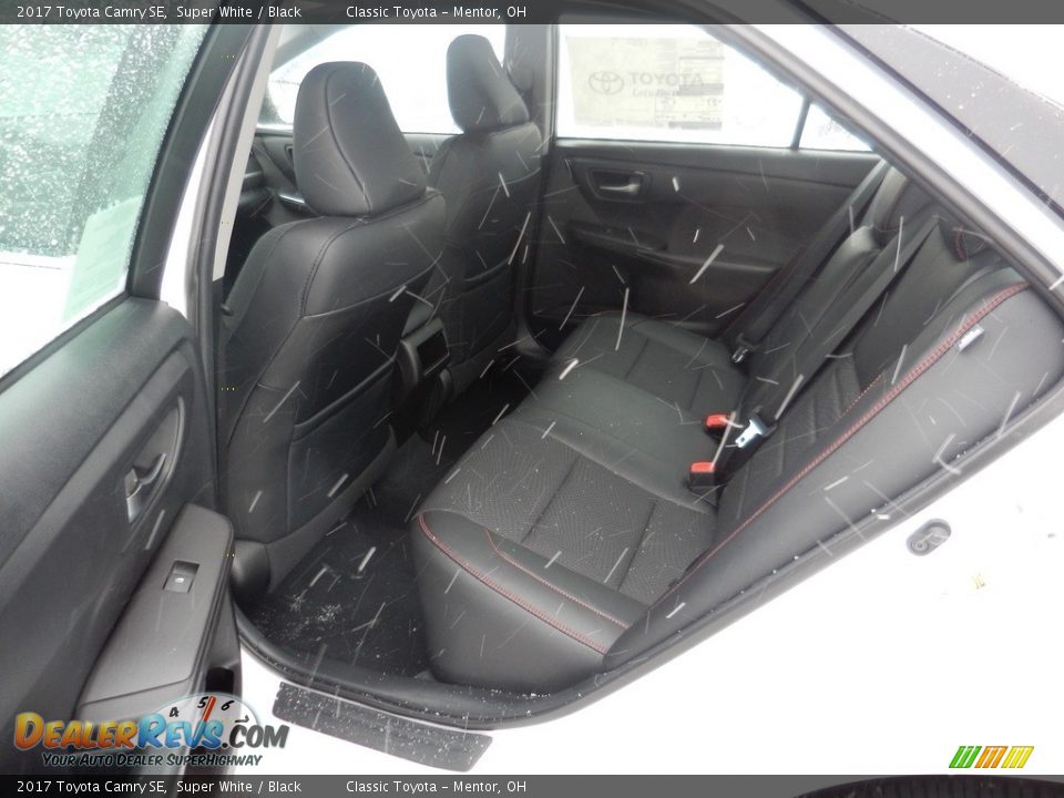 2017 Toyota Camry SE Super White / Black Photo #5