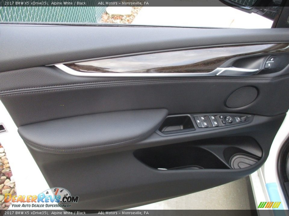 Door Panel of 2017 BMW X5 xDrive35i Photo #10
