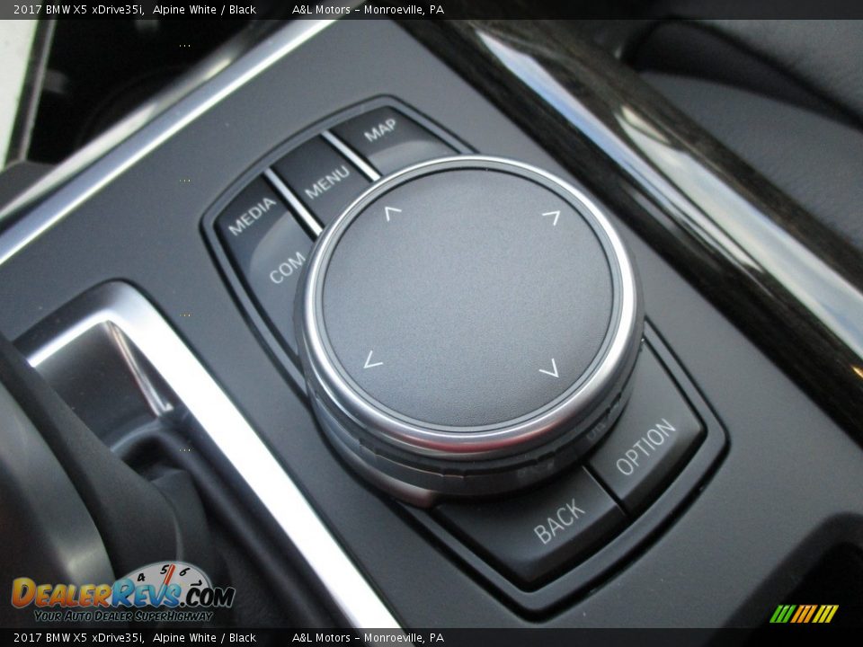 Controls of 2017 BMW X5 xDrive35i Photo #19