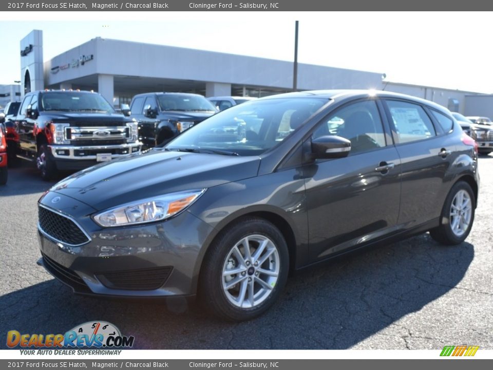 2017 Ford Focus SE Hatch Magnetic / Charcoal Black Photo #3