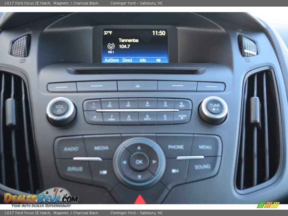 2017 Ford Focus SE Hatch Magnetic / Charcoal Black Photo #10