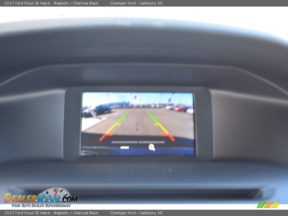 2017 Ford Focus SE Hatch Magnetic / Charcoal Black Photo #11