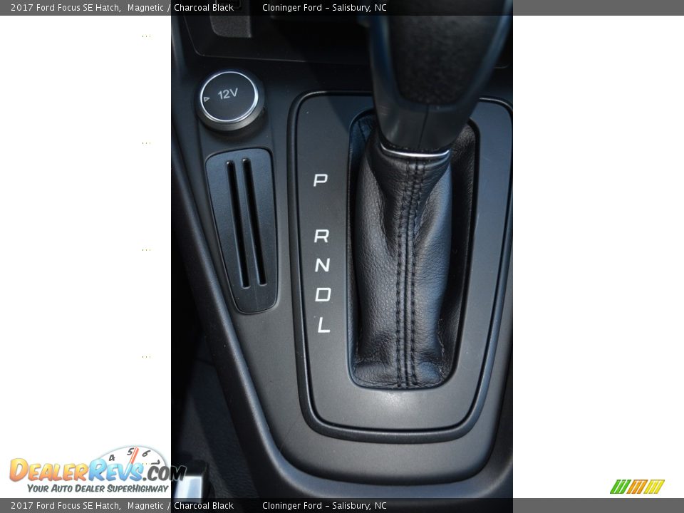 2017 Ford Focus SE Hatch Shifter Photo #13