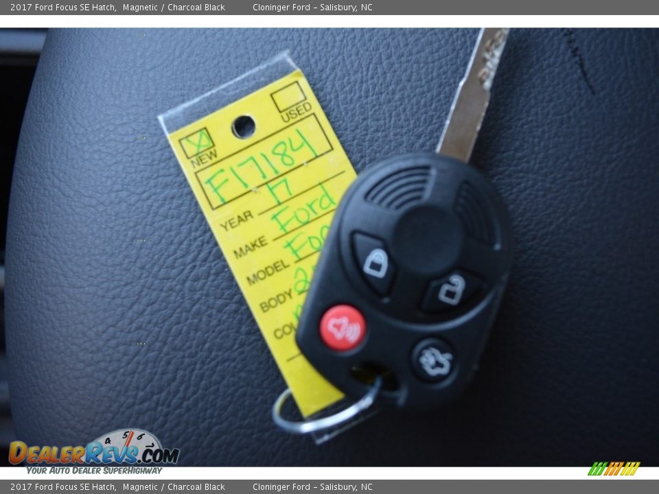 2017 Ford Focus SE Hatch Magnetic / Charcoal Black Photo #16