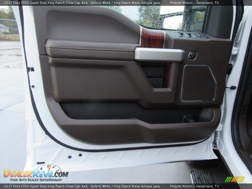 Door Panel of 2017 Ford F350 Super Duty King Ranch Crew Cab 4x4 Photo #20