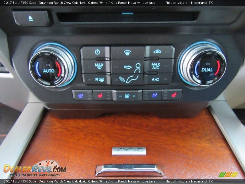 Controls of 2017 Ford F350 Super Duty King Ranch Crew Cab 4x4 Photo #29