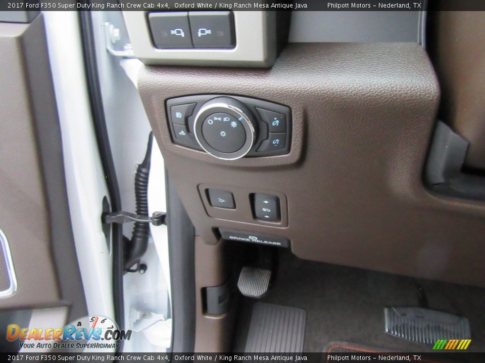 Controls of 2017 Ford F350 Super Duty King Ranch Crew Cab 4x4 Photo #35