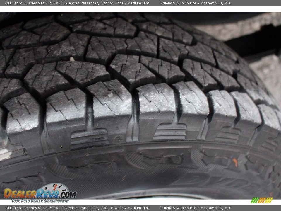 2011 Ford E Series Van E350 XLT Extended Passenger Oxford White / Medium Flint Photo #28