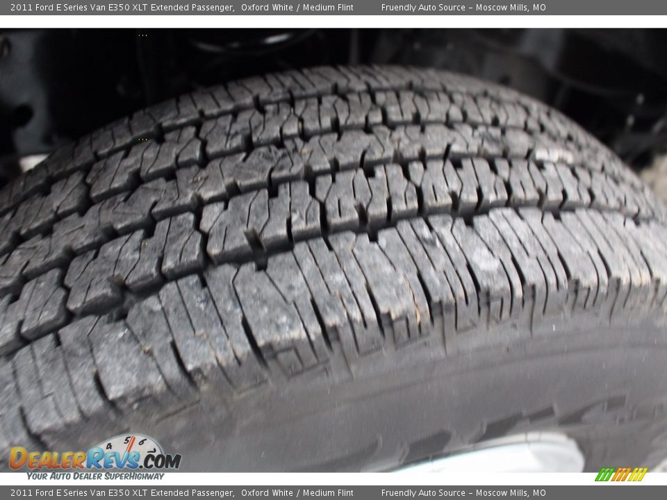 2011 Ford E Series Van E350 XLT Extended Passenger Oxford White / Medium Flint Photo #30