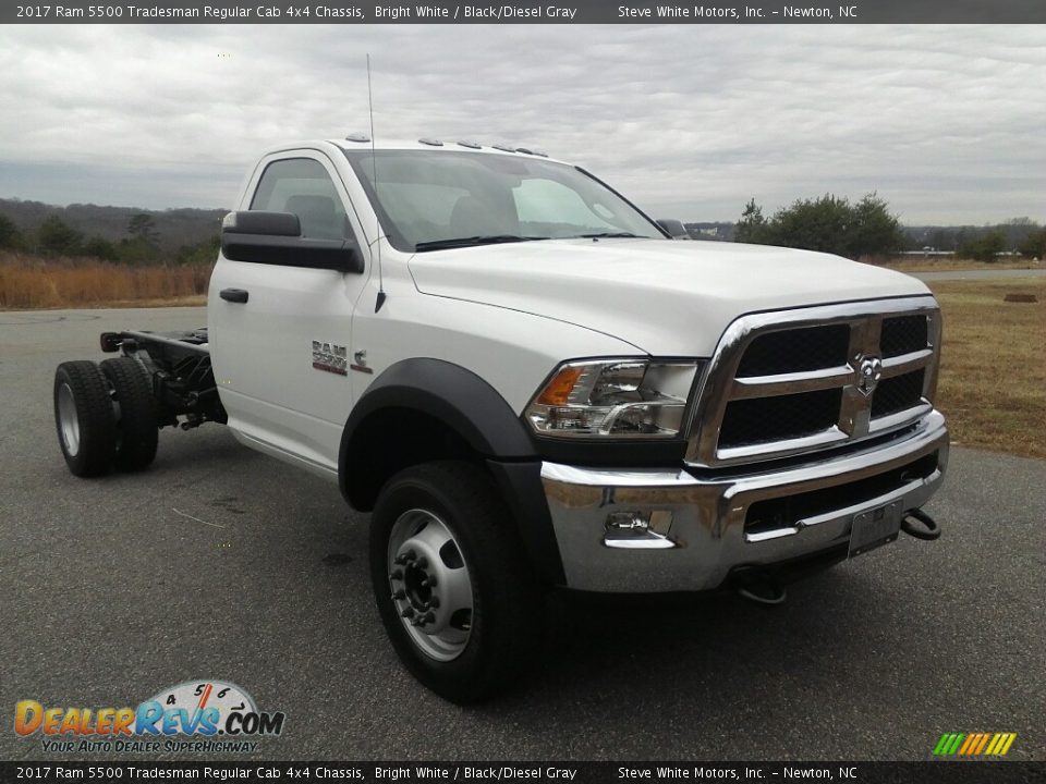 2017 Ram 5500 Tradesman Regular Cab 4x4 Chassis Bright White / Black/Diesel Gray Photo #12