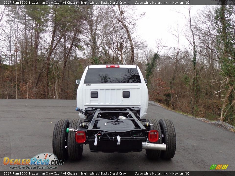 2017 Ram 3500 Tradesman Crew Cab 4x4 Chassis Bright White / Black/Diesel Gray Photo #7