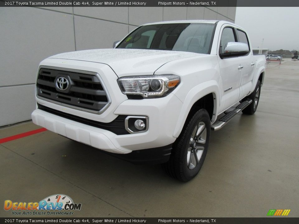 Front 3/4 View of 2017 Toyota Tacoma Limited Double Cab 4x4 Photo #7