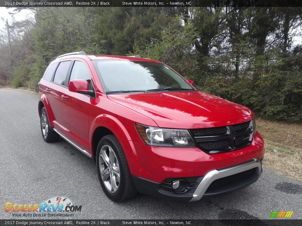 Front 3/4 View of 2017 Dodge Journey Crossroad AWD Photo #4