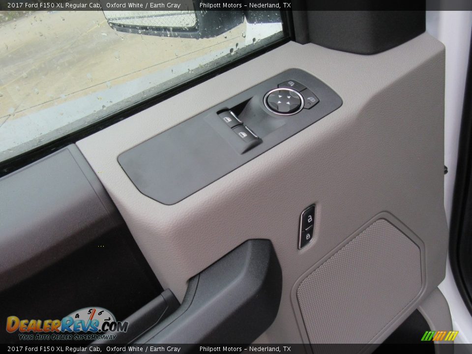 Controls of 2017 Ford F150 XL Regular Cab Photo #19