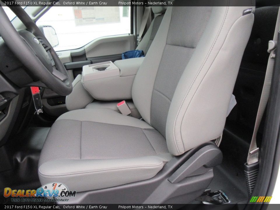 Front Seat of 2017 Ford F150 XL Regular Cab Photo #20