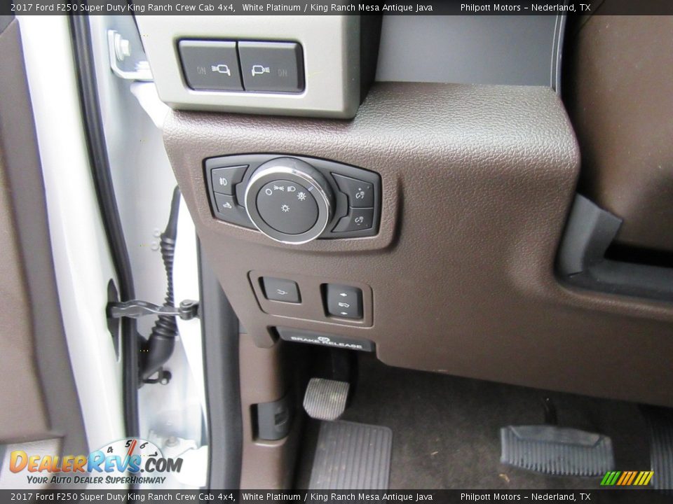 Controls of 2017 Ford F250 Super Duty King Ranch Crew Cab 4x4 Photo #34