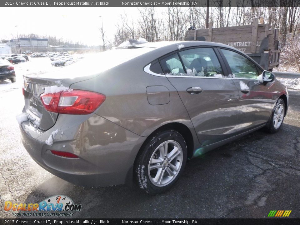 2017 Chevrolet Cruze LT Pepperdust Metallic / Jet Black Photo #5
