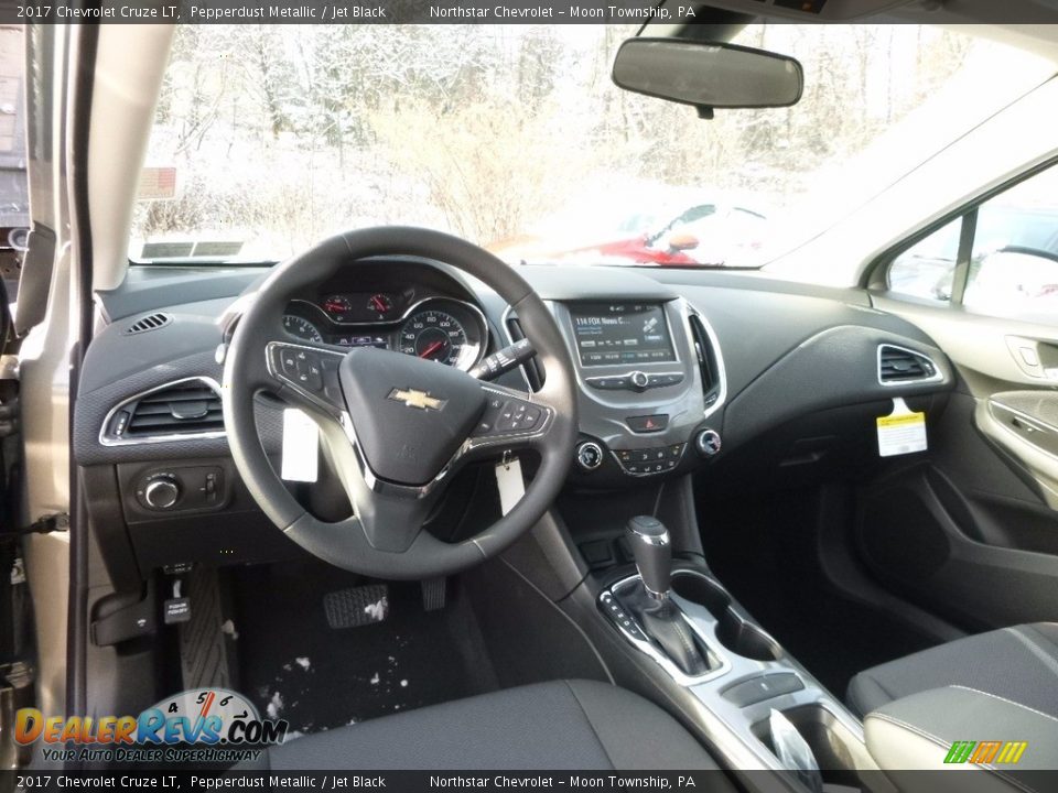 2017 Chevrolet Cruze LT Pepperdust Metallic / Jet Black Photo #12