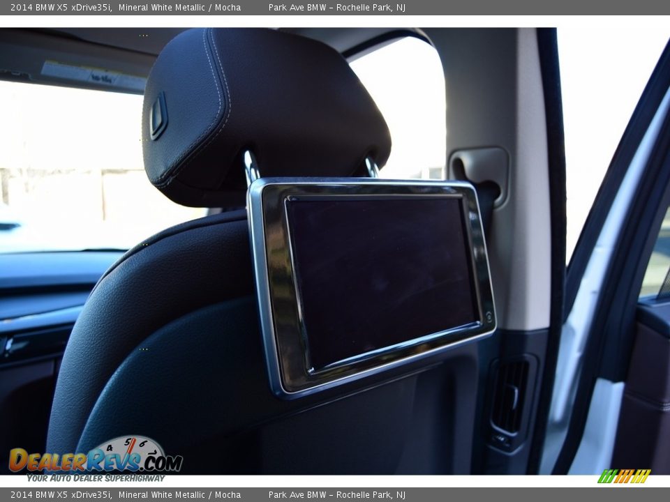 2014 BMW X5 xDrive35i Mineral White Metallic / Mocha Photo #28