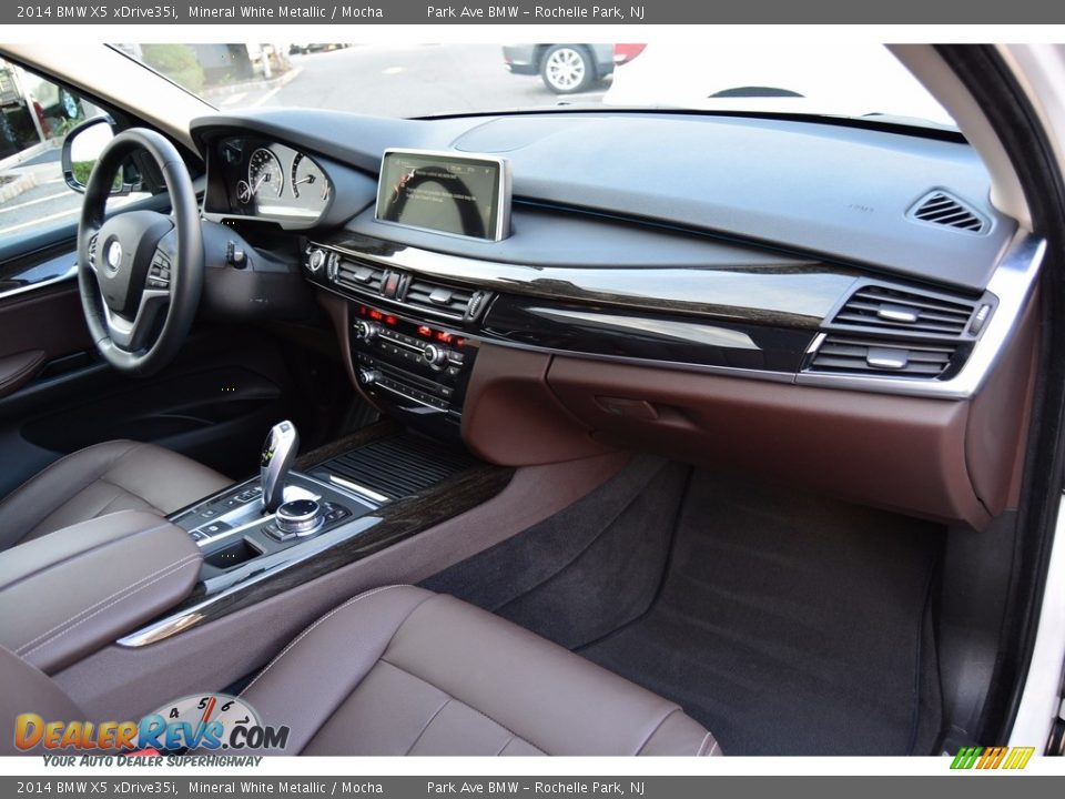 2014 BMW X5 xDrive35i Mineral White Metallic / Mocha Photo #30