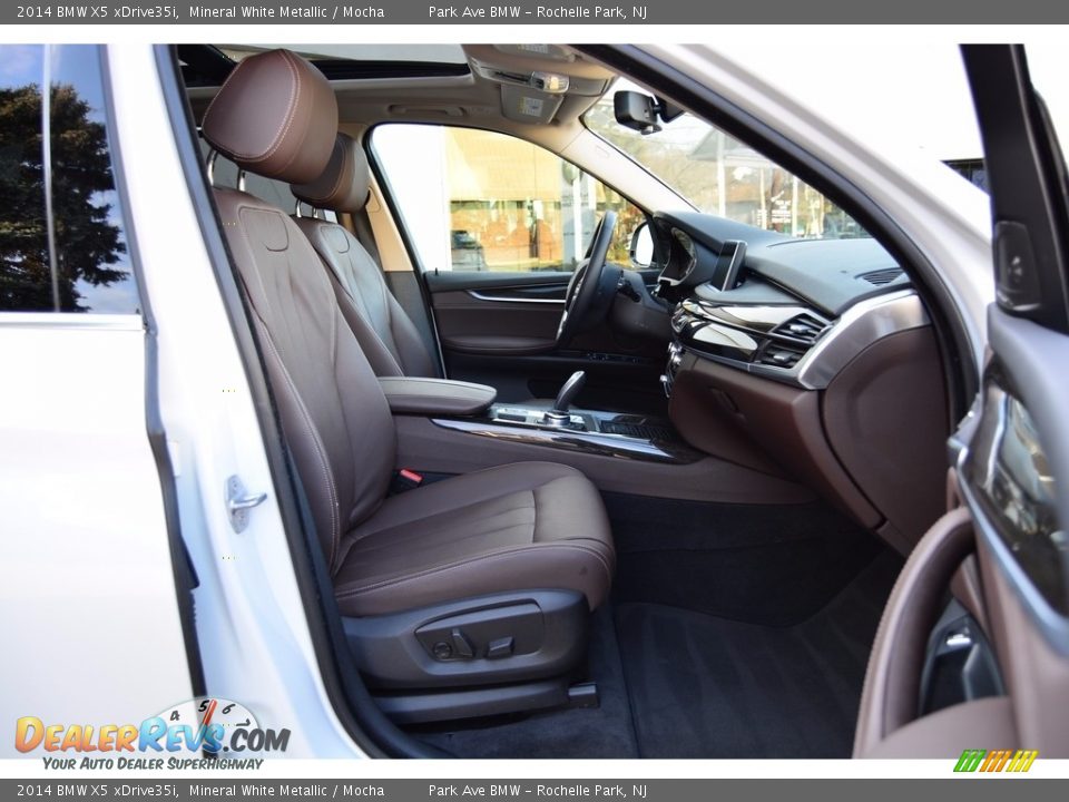 2014 BMW X5 xDrive35i Mineral White Metallic / Mocha Photo #31