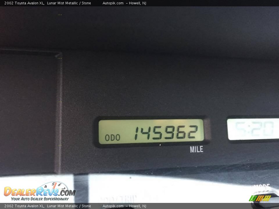 2002 Toyota Avalon XL Lunar Mist Metallic / Stone Photo #6