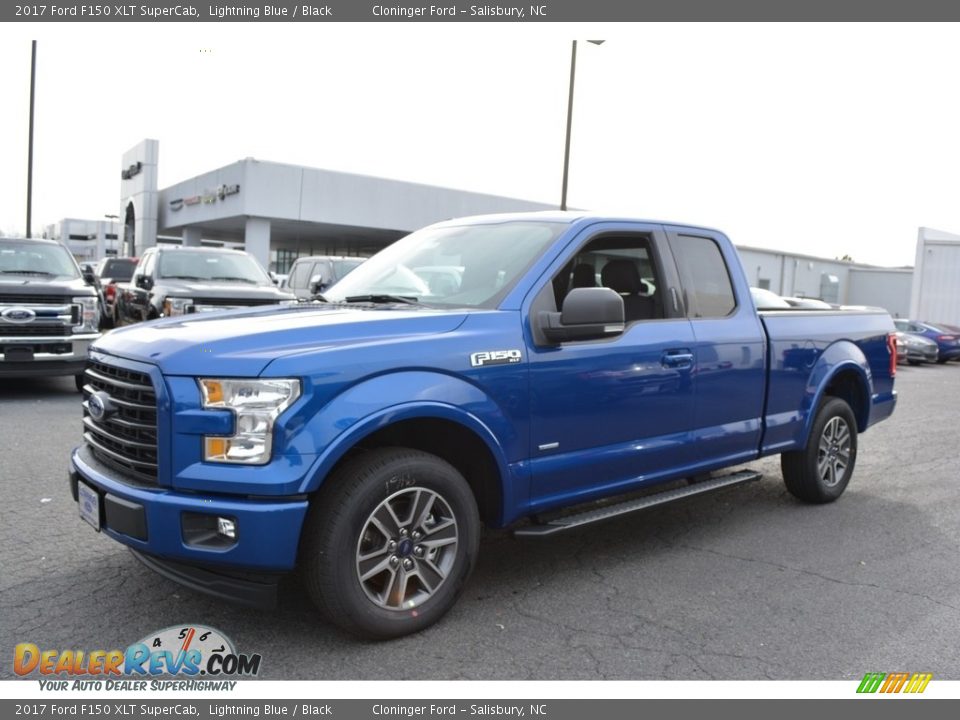 Front 3/4 View of 2017 Ford F150 XLT SuperCab Photo #3