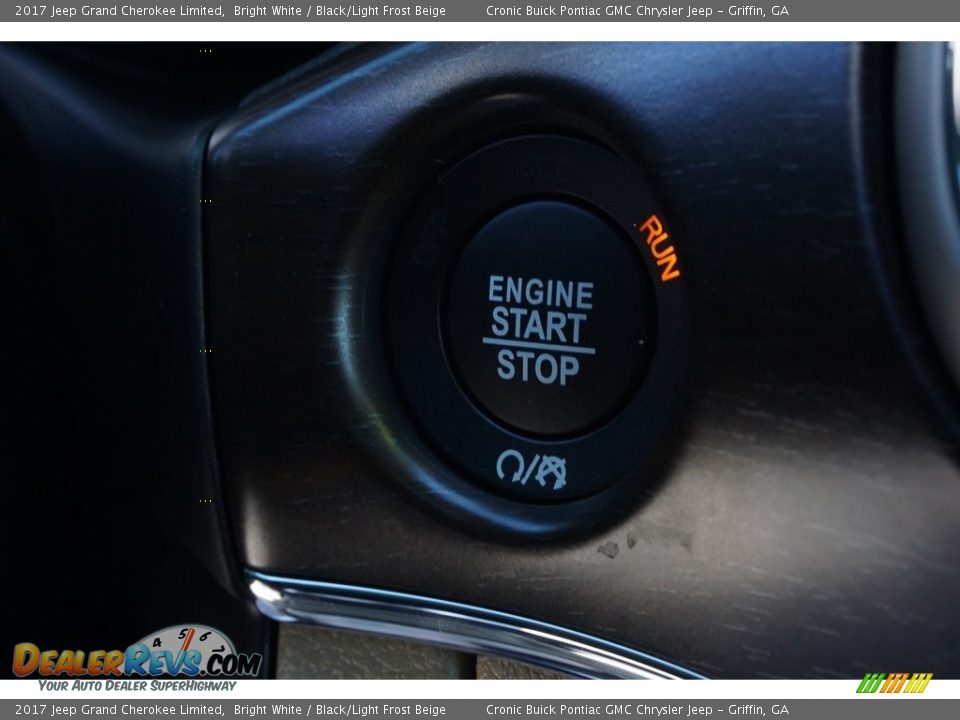 2017 Jeep Grand Cherokee Limited Bright White / Black/Light Frost Beige Photo #17