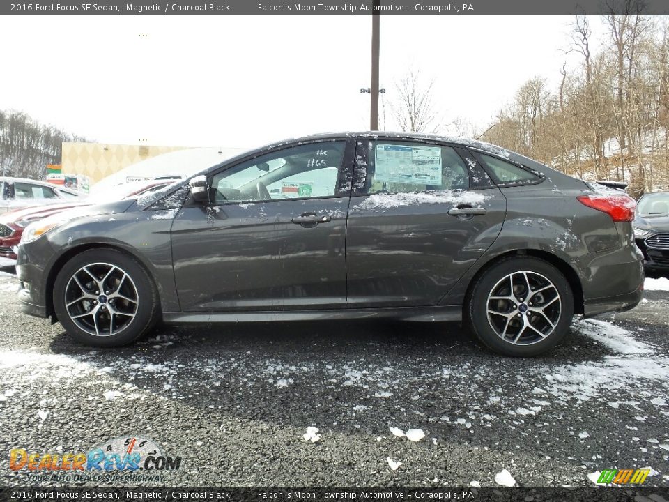 2016 Ford Focus SE Sedan Magnetic / Charcoal Black Photo #1