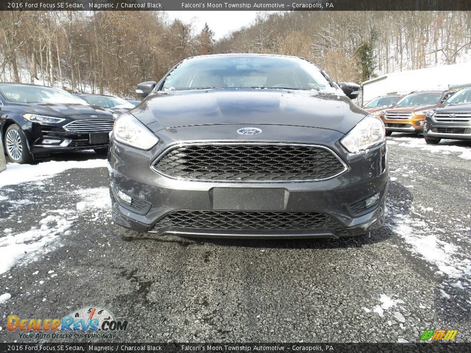 2016 Ford Focus SE Sedan Magnetic / Charcoal Black Photo #2
