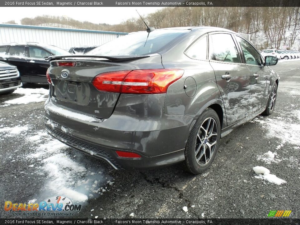 2016 Ford Focus SE Sedan Magnetic / Charcoal Black Photo #6