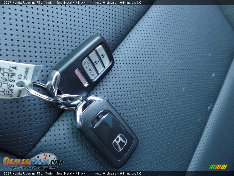 2017 Honda Ridgeline RTL Modern Steel Metallic / Black Photo #20