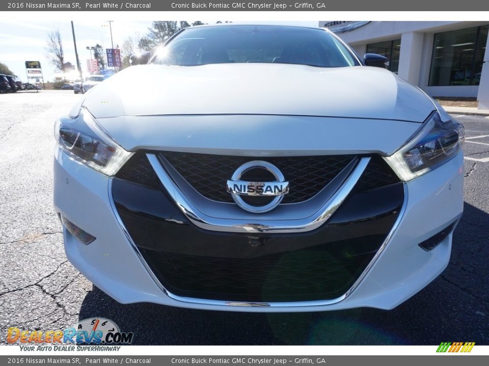 2016 Nissan Maxima SR Pearl White / Charcoal Photo #2